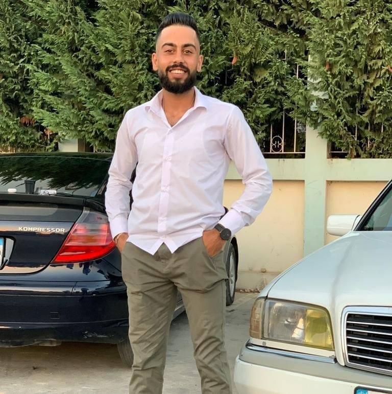 جثة عائمة على سطح البحر في شكا... هل من جريمة؟ (فيديو)